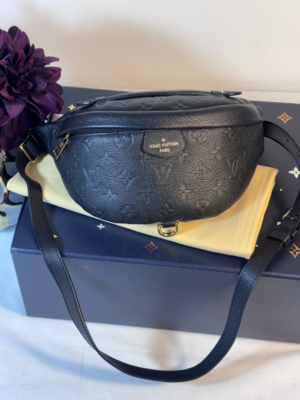 Stunning Louis Vuitton Bumbag Empreinte Noir